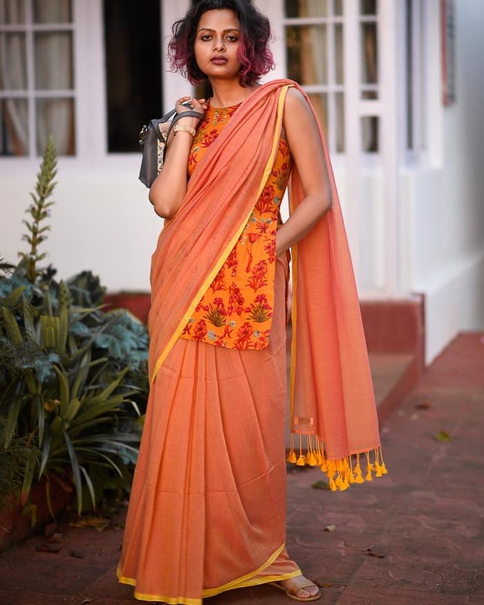 saree-style-with-long-blouse-15